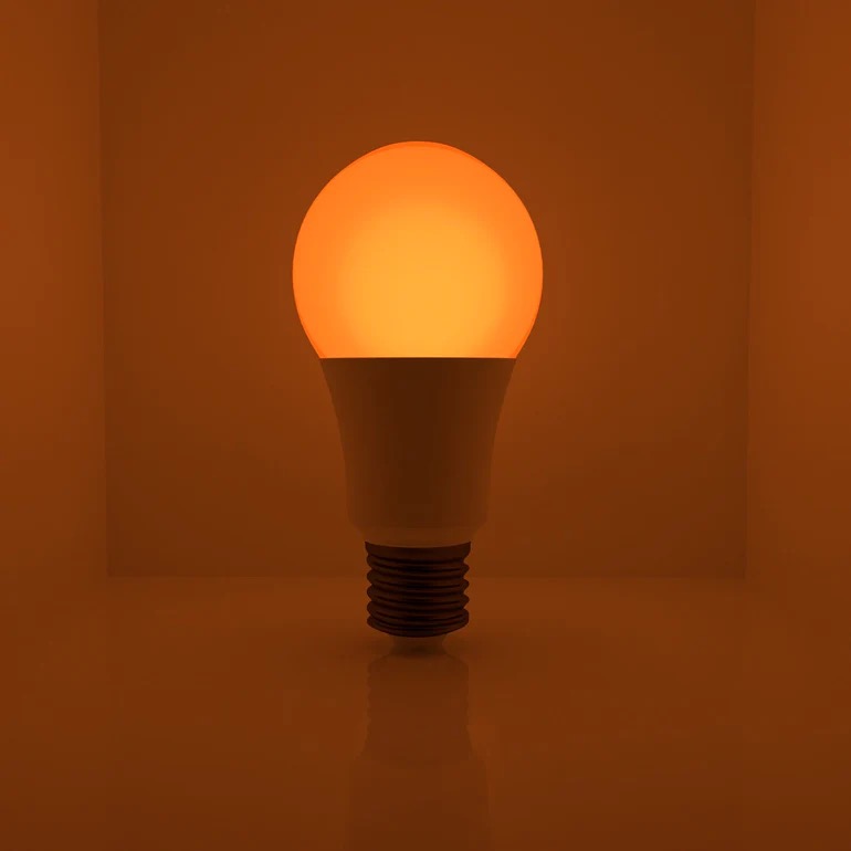 Amber LED bulb for low-tox lighting